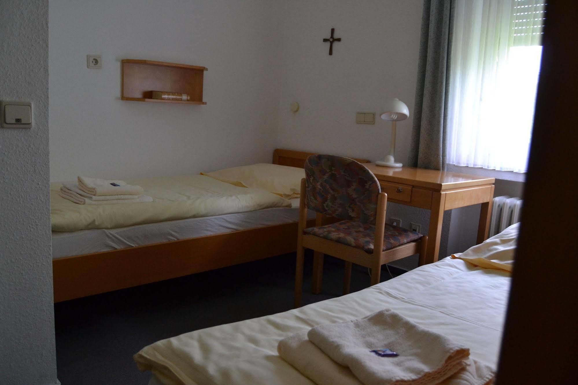 Haus Mariengrund Hotel มึนสเทอร์ ภายนอก รูปภาพ