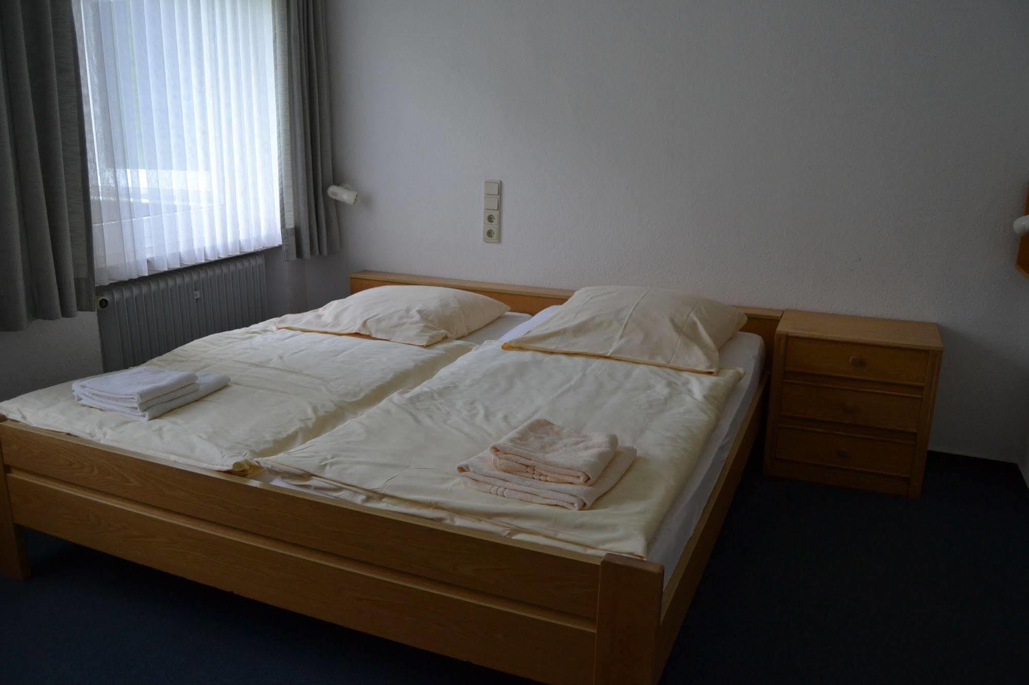 Haus Mariengrund Hotel มึนสเทอร์ ภายนอก รูปภาพ