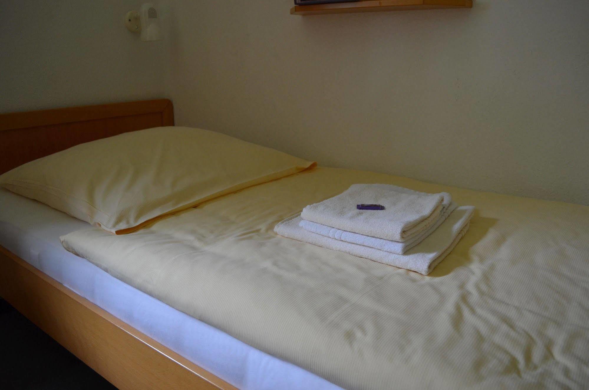 Haus Mariengrund Hotel มึนสเทอร์ ภายนอก รูปภาพ